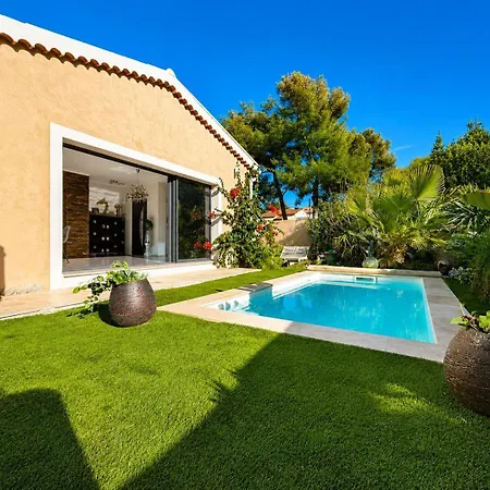 Villa Azurea, Pisicine Privee, Proche